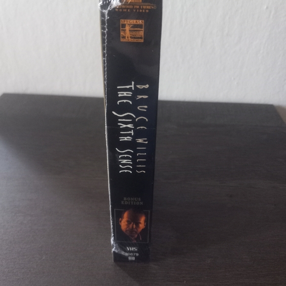 1999 The Sixth Sense Exclusive Video Bonus Edition VHS New Sealed - Picture 5 of 6